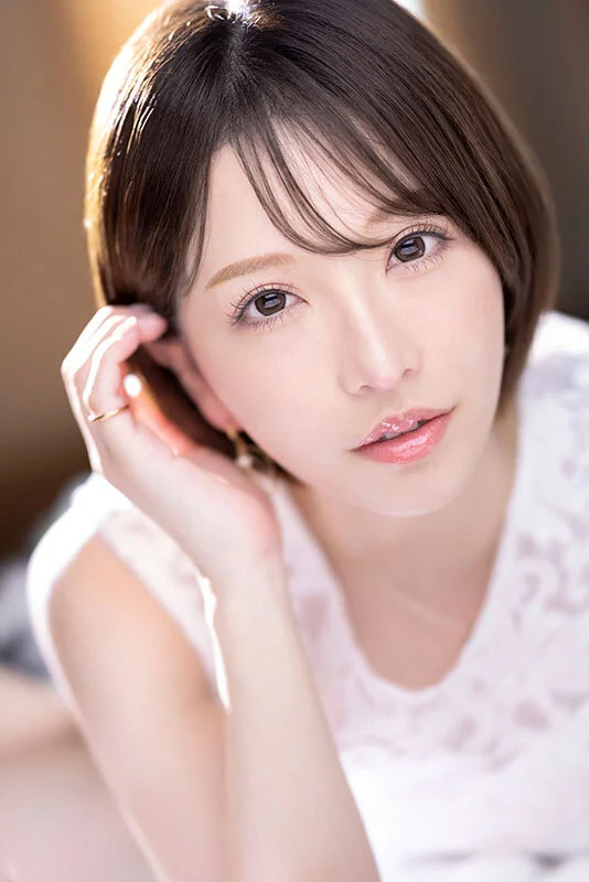 夢実かなえ
